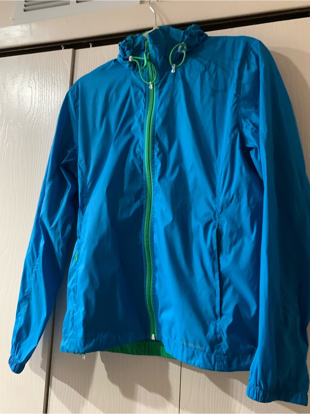 Womams Blue windbreaker Jacket with Green Trim